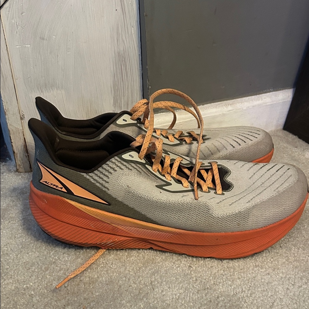 Altra Experience Flow 1 in size 12, fair condition